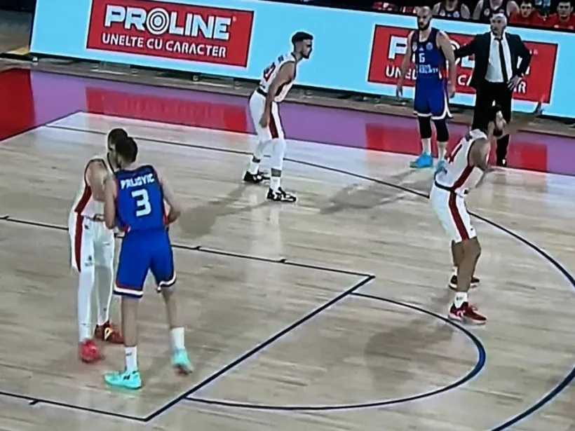 Baschetbaliştii de la CSM Galaţi se menţin pe loc de playoff după înfrângerea din faţa liderului