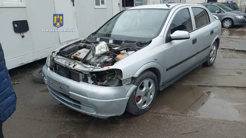 Un șofer de 23 de ani și-a dus mașina la fier vechi pentru a ascunde urmele unui accident. Cum l-au descoperit polițiștii