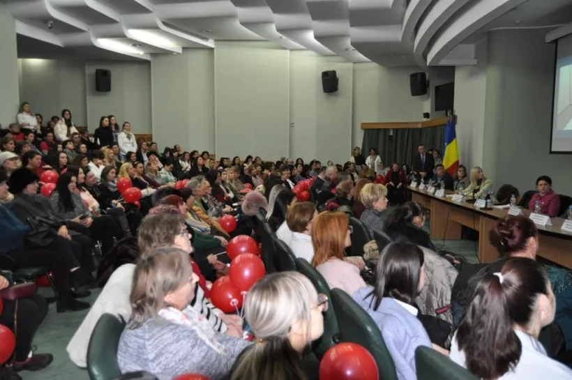 Peste 200 de femei de la Organizația Femeilor Social Democrate din județul Galați, la un eveniment de Ziua Mondială de Luptă împotriva Cancerului