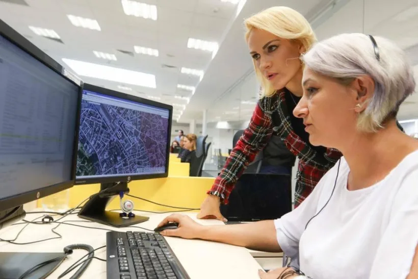Ministrul Familiei, Gabriela Firea: 120.000 de apeluri la 119 pentru situaţiile de abuz la adresa copiilor