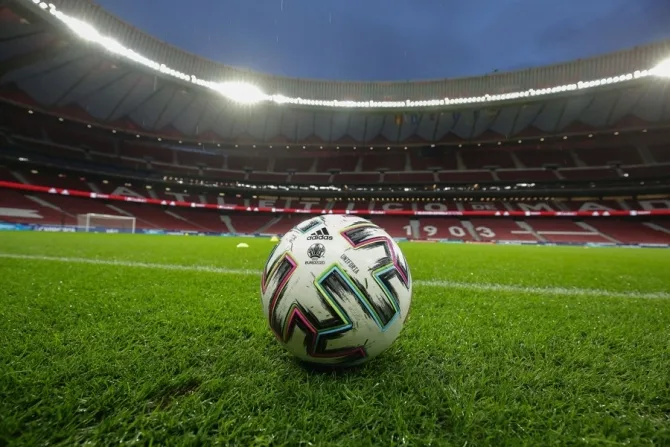 Fotbal: jucătorii de la Clubul Juventus au acceptat să nu fie plătiți 4 luni
