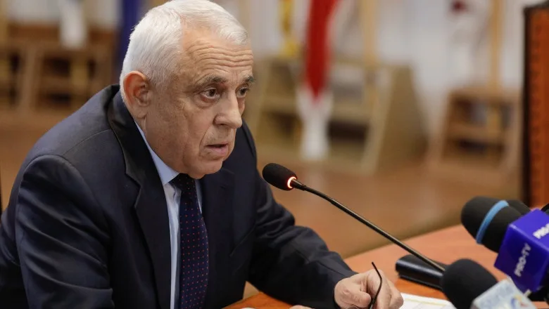 Ministrul Agriculturii: Îi îndemn pe toţi să mănânce ce trebuie şi să mânânce ce fac românii noştri!