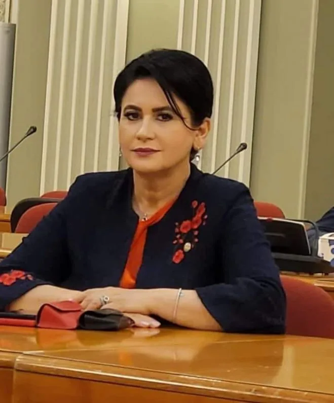 Deputatul Viorica Sandu: Românii trebuie să aibă acces la medicamentele de care au nevoie