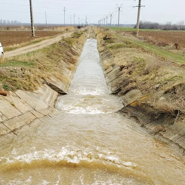 Fermierii din nord-vestul județului Galați au început irigațiile