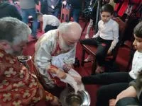 VIDEO Ritualul spălării picioarelor la Catedrala din Galați