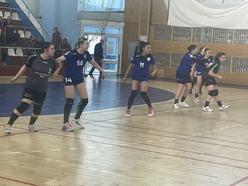 Handbalistele de la CSM Galaţi au terminat pe locul 6