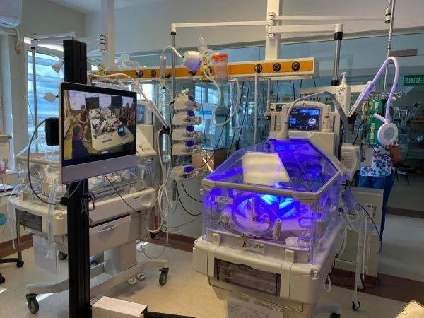 Secţia de terapie intensivă neonatală din Spitalul Județean, conectată la rețeaua națională de telemedicină