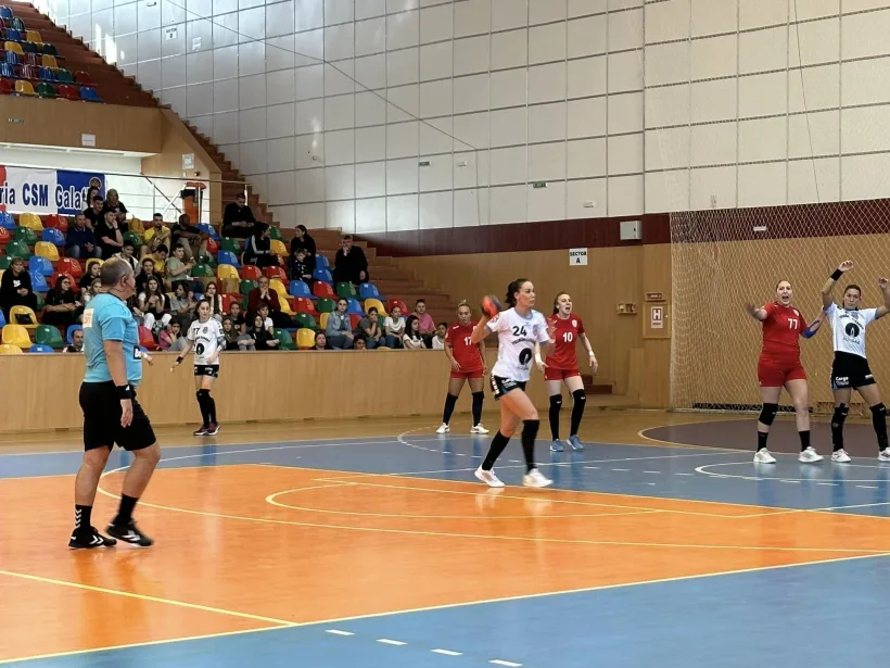 Eşec la 13 goluri pentru handbalistele de la CSM Galaţi