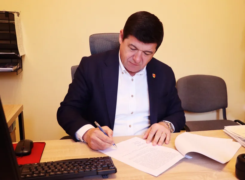 Consiliul Județean Galați a semnat contracte de finanțare pentru amenajarea a 7 centre de colectare a deșeurilor inerte