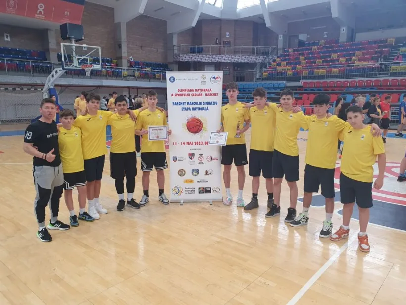 Elevii baschetbalişti de la Şcoala Gimnazială 29 Galaţi au pierdut medalia de bronz pe mâna arbitrilor