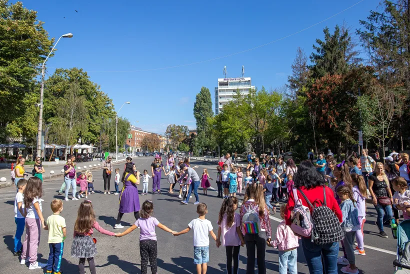 Strada Domnească devine pietonală în weekend