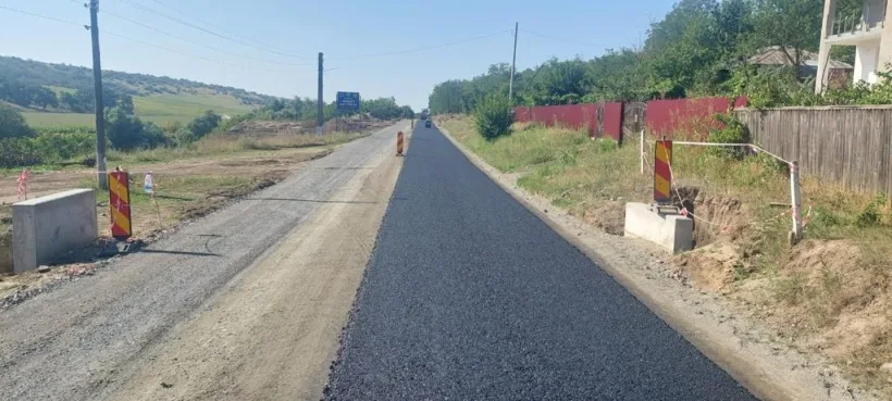 Continuă modernizarea drumurilor județene: Asfalt nou la Jorăști
