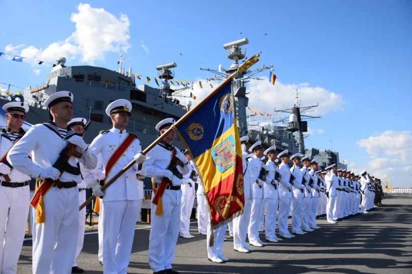 Gălățenii, invitați la bordul navelor militare
