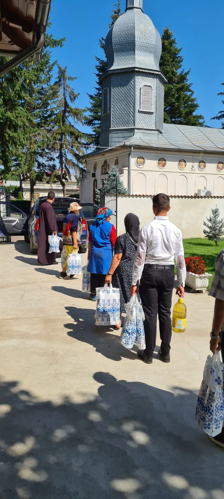 Ajutoare oferite persoanelor nevoiaşe din Tecuci