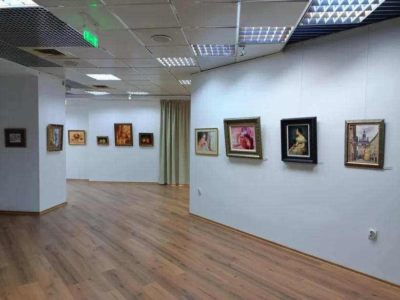 Expoziţie de pictură la Muzeul de Artă Vizuală Galaţi