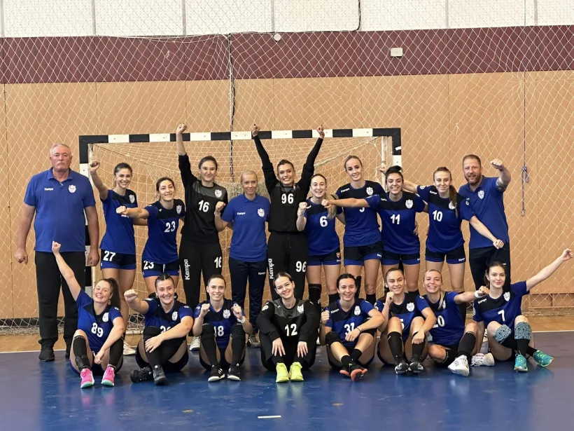 Handbalistele de la CSM Galaţi şi-au făcut încălzirea cu prima victorie oficială