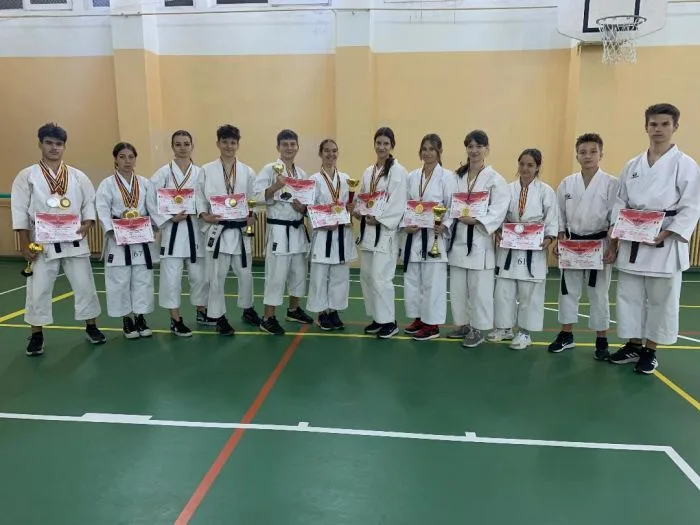 Salbă de 32 de medalii pentru karateka gălăţeni de la Meikyo şi Kodo