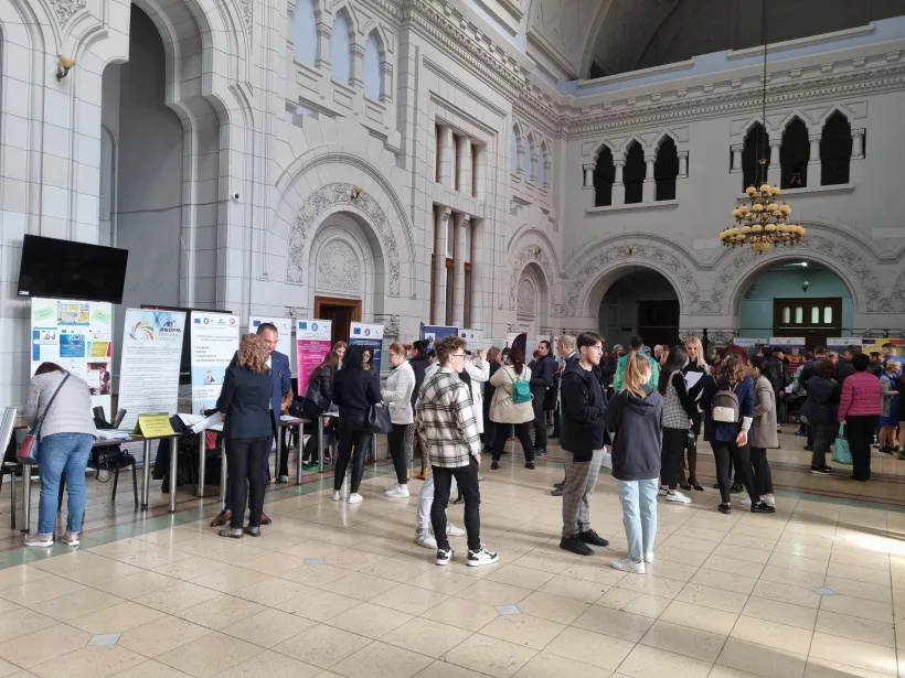 Marți, târg de joburi și stagii de practică pentru studenții și absolvenții din Galați