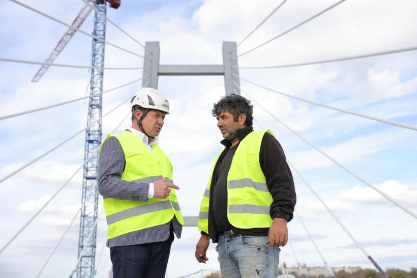 Podul Hobanat de pe Drumul de Centură Galați: S-au turnat ultimii metri cubi de beton