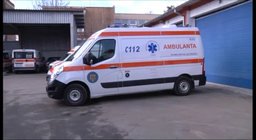 Zeci de angajați de la Serviciul de Ambulanță Galați au protestat