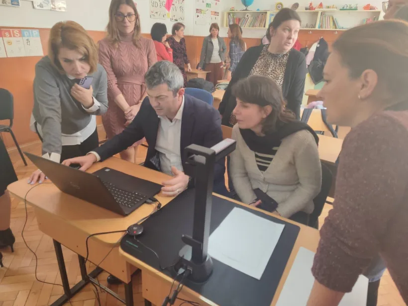 Cerc metodic pe  temă „Managerul școlar”, la Școala 26 din Galați