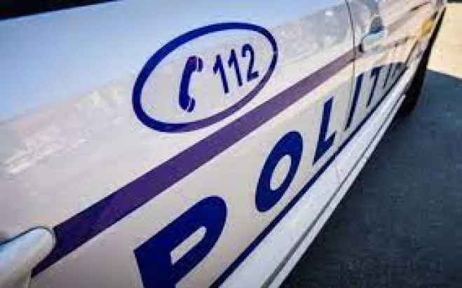 O elevă de 13 ani a făcut scandal la școală: a agresat doi adulți și a aruncat cu obiecte în în timpul orelor de curs
