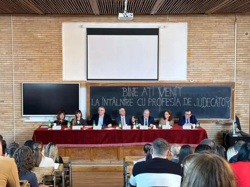 Judecătorii Curţii de Apel Galaţi „interogați” de studenții FDŞA