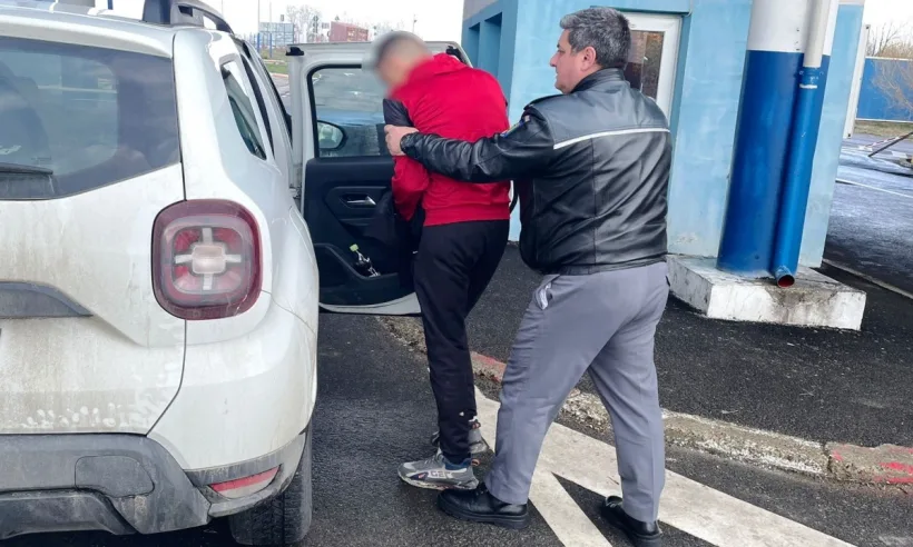 Tânăr căutat pentru trafic de persoane, depistat la Vama Oancea