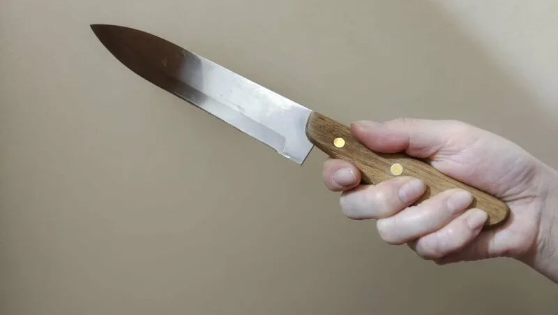 Patru copii agresați și amenințați cu un cuțit, pe o stradă din Galați
