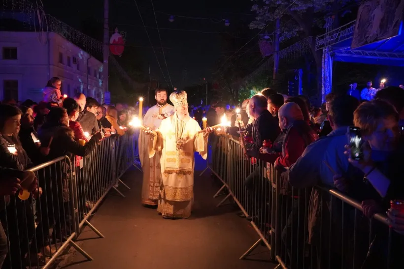 Slujba Învierii Domnului la Catedrala arhiepiscopală din Galaţi