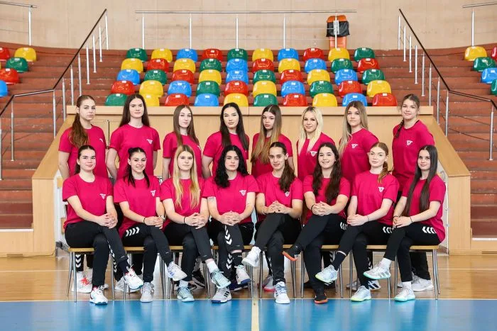 Cele mai bune 8 echipe de junioare 1 joacă la Galaţi pentru medalii
