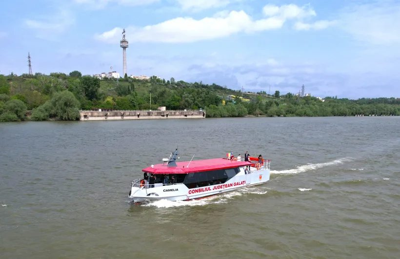 Programul curselor de agrement pe fluviul Dunărea cu nava de pasageri „CAMELIA”