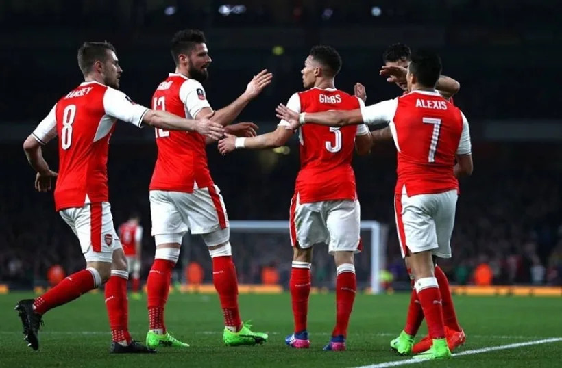 O parte din jucătorii de la Arsenal Londra nu sunt de acord cu reducerea salariului
