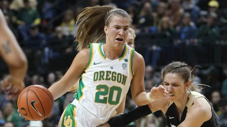 Baschetbalista de origine română, Sabrina Ionescu are şanse foarte mari să facă pasul în WNBA
