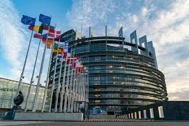 Cei 33 de deputați care vor reprezenta România în Parlamentul European
