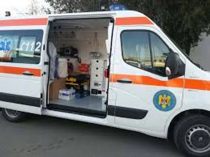 O ambulanță aflată în misiune a fost obligată să plătească taxă de acces în cimitir