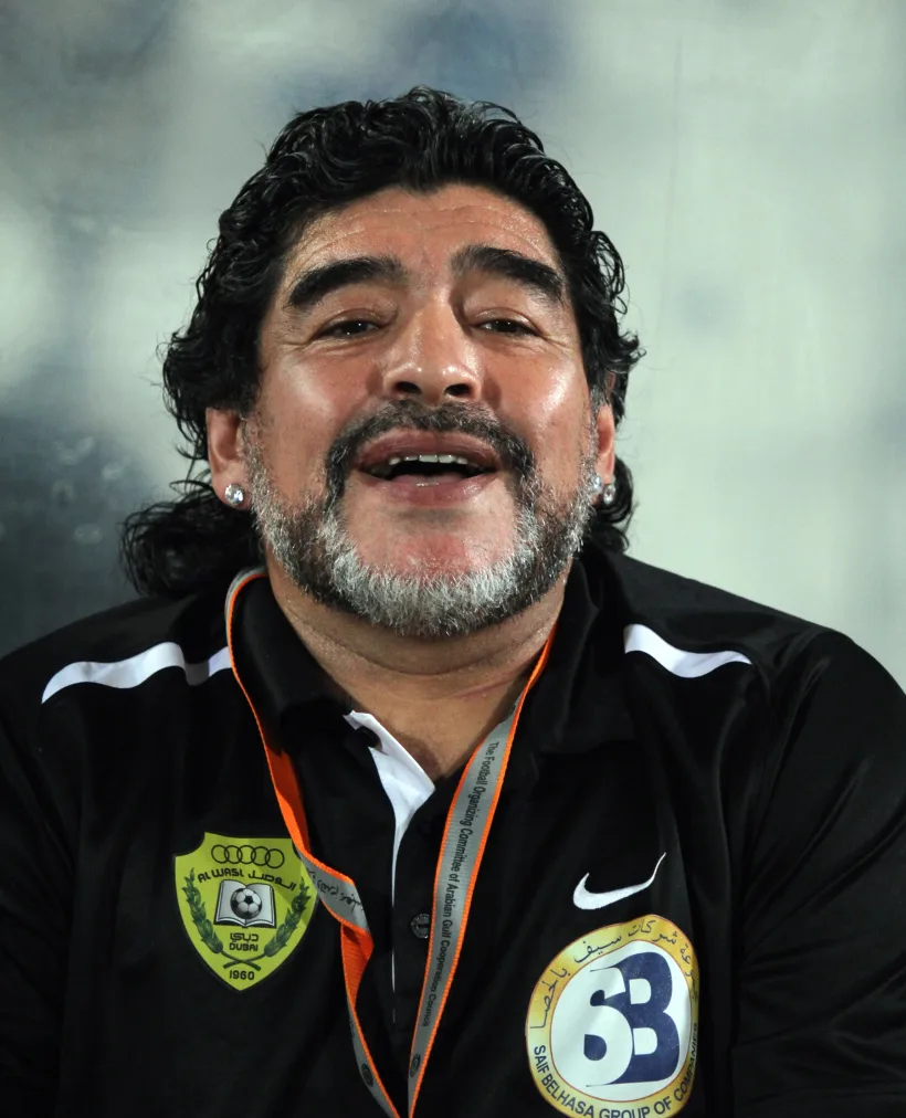 Statuia lui Maradona din Buenos Aires are mască