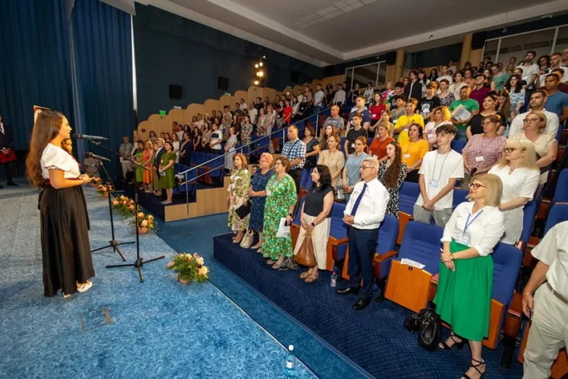 "Sesiunea de referate și comunicări științifice ale elevilor din învățământul liceal, la disciplina istorie"