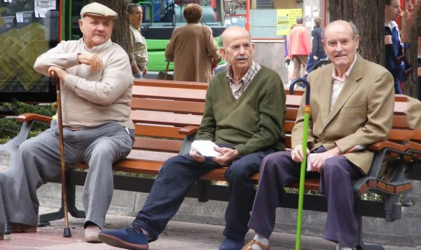Vineri, 16 august, începe distribuirea deciziilor de recalculare a pensiilor
