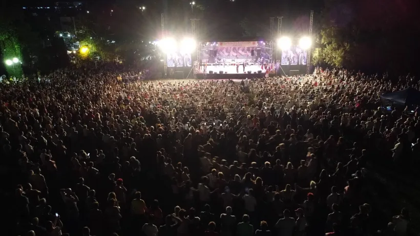 VIDEO Cântec, dans și voie bună. 10.000 de oameni în a doua seară de Festivalul Internațional de Folclor de la Galați