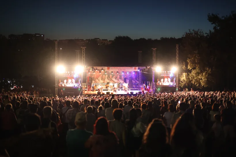 Peste 25.000 de oameni, prezenți la Festivalului Internațional de Folclor de la Galați