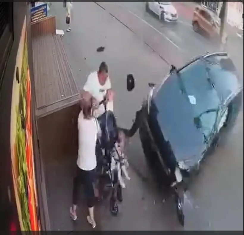 Accident grav la Galați. Un bebeluș a fost salvat chiar în ultima clipă de tatăl său
