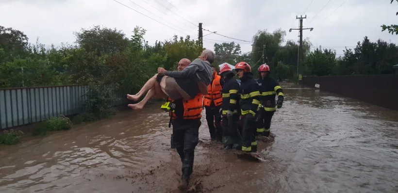 Casa de Asigurări de Sănătate, măsuri în sprijinul oamenilor afectați de inundații din județul Galați