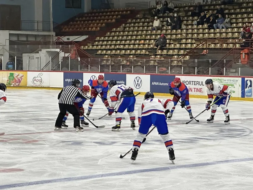 Hocheiştii de la CSM Galaţi au învins Steaua