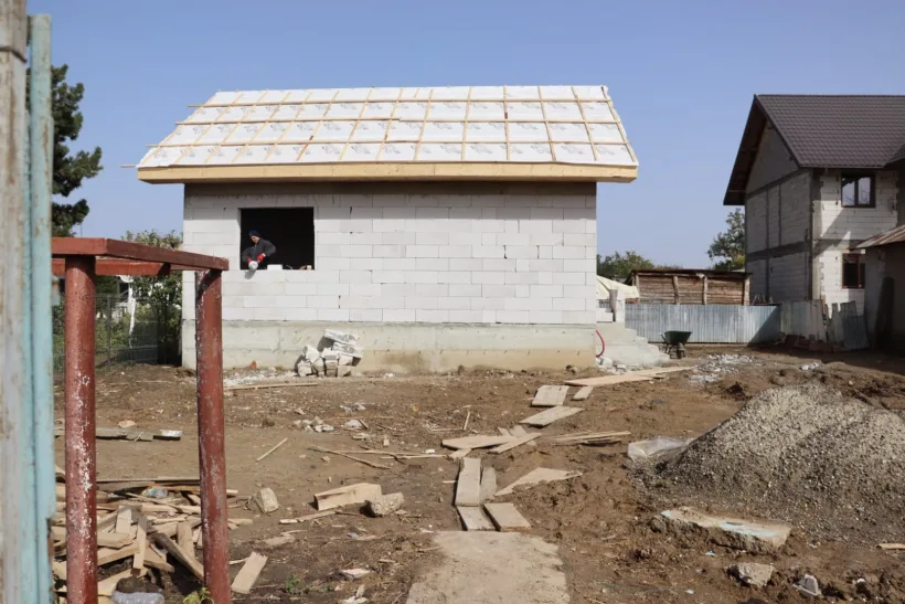 Costel Fotea: La Costache Negri, 20 de case noi se construiesc pentru cei care au rămas fără casă