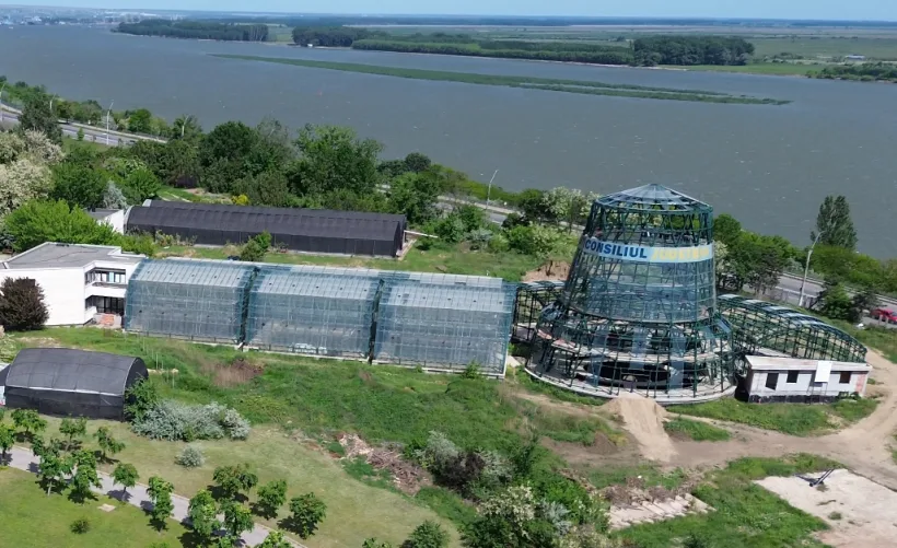 Sera de plante exotice de la Grădina Botanică va avea un lift spectaculos: va oferi o priveliște unică asupra palmierilor, dar și a Dunării