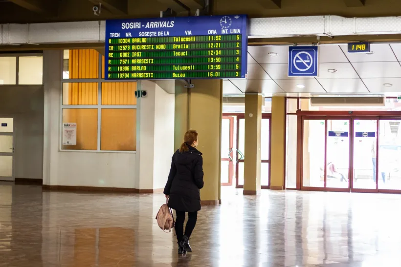 CFR a redeschis traficului toate magistralele feroviare
