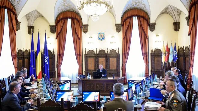 Iohannis a convocat sedință CSAT privind implicarea unor „actori cibernetici” în alegerile prezidențiale
