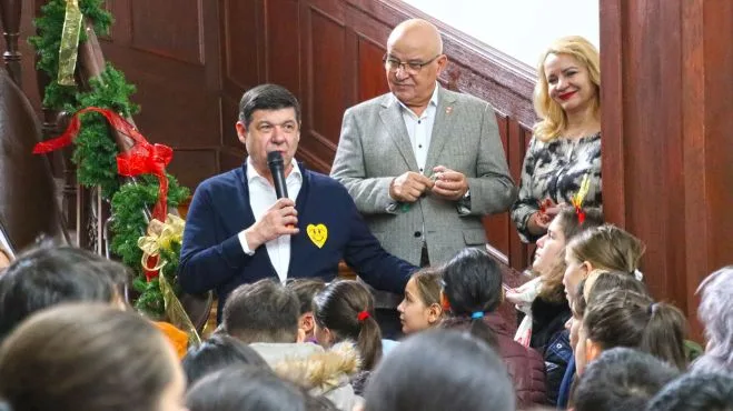 Primii colindători au ajuns la Consiliul Județean Galați