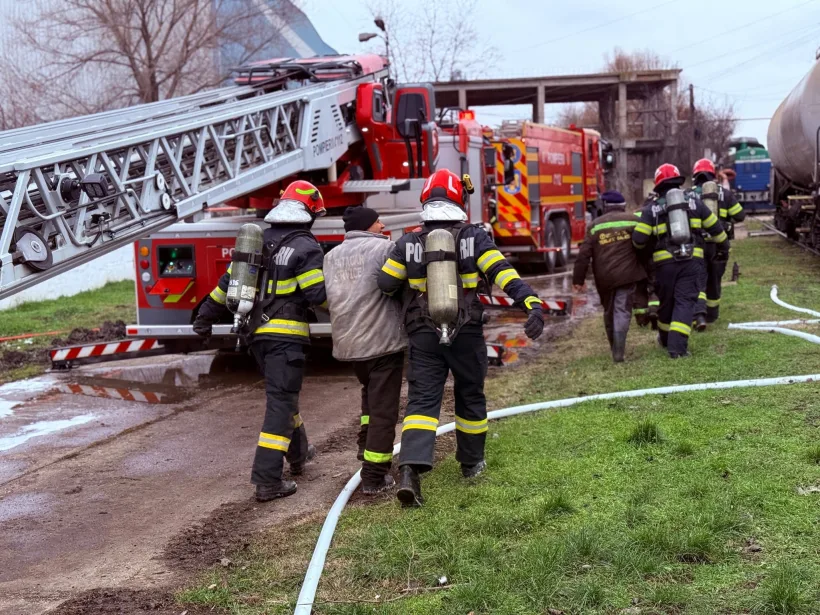 EXERCIȚIU. Explozie și incendiu la o cisternă cu GPL, simulate de ISU Galați